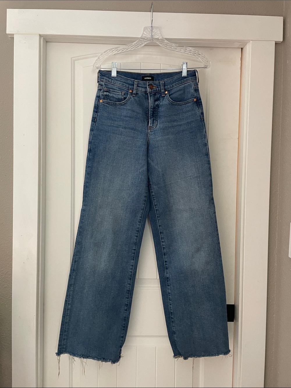 Express Wide Leg Jeans in Medium Blue Wash